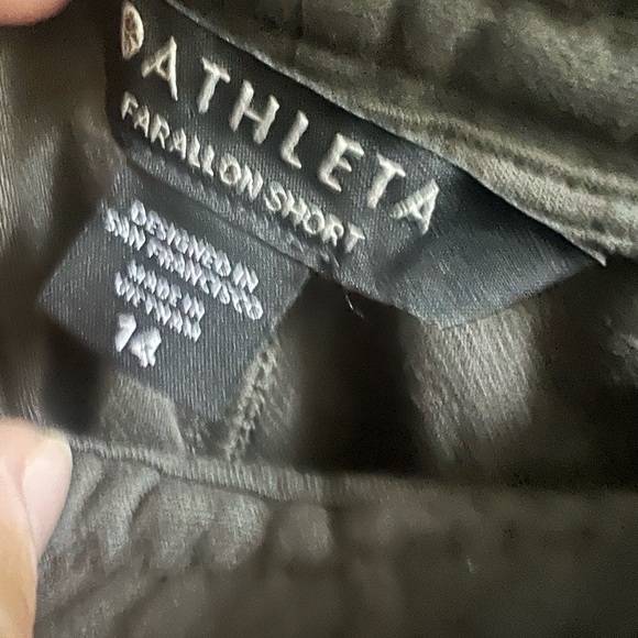 NWT new 14 Athleta farallon shorts dark gray charcoal mid rise drawstring - Picture 8 of 13